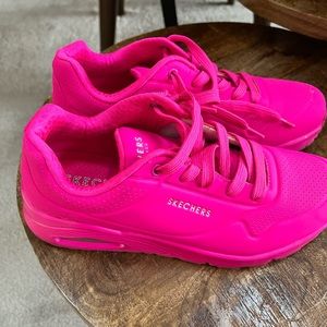 Skechers HOT PINK 8.5M like new